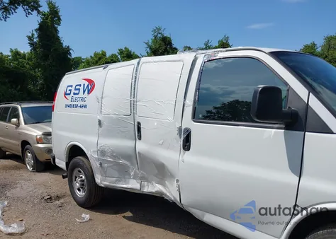 2022 Chevrolet Express Cargo Rwd 2500 Regular Wheelbase Wt из США, поврежденный, VIN 1GCWGAFP9N1267476